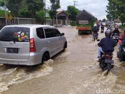 Banjir di Jalan Nasional Jombang Mulai Surut, Jalur Dibuka Satu Arah