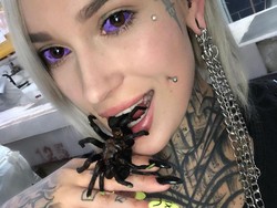 Kisah Wanita Berpenampilan Ekstrem, Ditolak Restoran Hingga Diminta Tobat