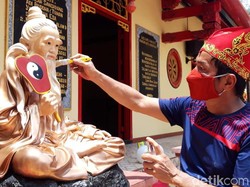 Jelang Imlek, Kelenteng di Kota Probolinggo Dibersihkan, Sembahyang Ditiadakan