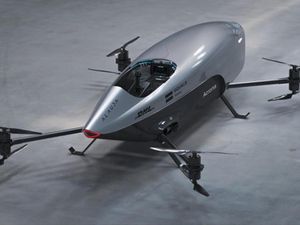 Kerennya Mobil Balap Terbang Pertama di Dunia