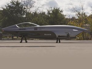 Mobil Balap Terbang Pertama di Dunia