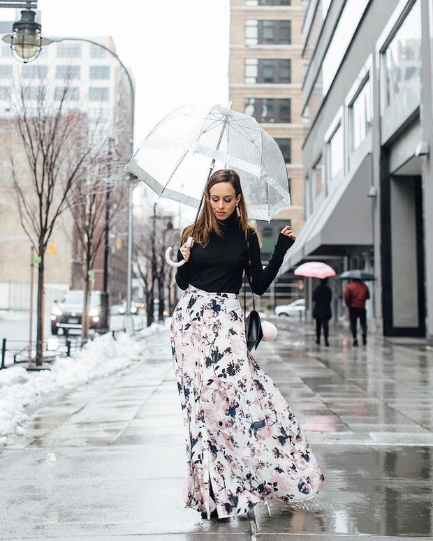 Pattern Skirt cocok untuk Outfit di Musim Hujan (instagram.com/sydnesummer)