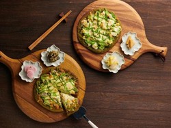 Pizza Matcha yang Gurih Creamy Ini Dibuat Gerai Teh 189 Tahun