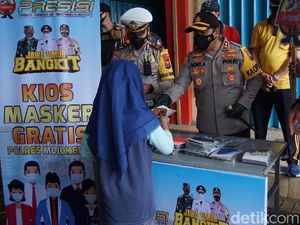 Polisi Buat Kios Masker Gratis di Pasar Tradisional Demi Mojokerto Zona Hijau Polisi Buat Kios Masker Gratis di Pasar Tradisional Demi Mojokerto Zona Hijau