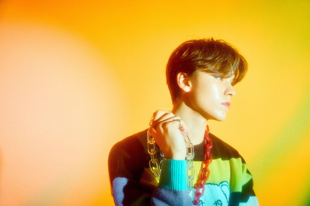 Vernon SEVENTEEN Potret individual Vernon dalam majalah