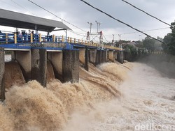 Bendung Katulampa Siaga 3, Warga Bantaran Sungai Diminta Waspada