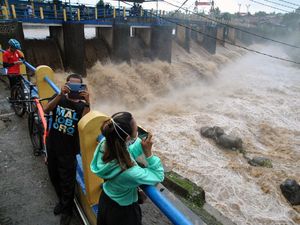 Bendung Katulampa Siaga Tiga Bendung Katulampa Siaga Tiga