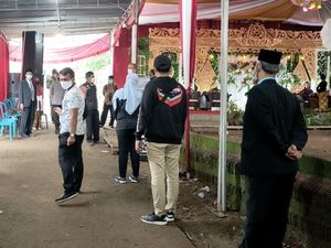 Video Hajatan Warga di Boyolali Dibubarkan Saat Jateng di Rumah Saja Video Hajatan Warga di Boyolali Dibubarkan Saat Jateng di Rumah Saja