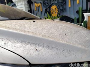 Hujan Abu Gunung Raung Erupsi, BPBD Banyuwangi Imbau Masyarakat Tetap Tenang