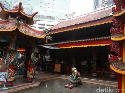 Jelang Imlek, Vihara Amurva Bhumi Sepi Gegara Corona