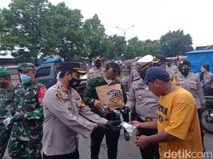 Forkopimda Magetan Sebar Masker Jelang PPKM Madiun Raya Forkopimda Magetan Sebar Masker Jelang PPKM Madiun Raya