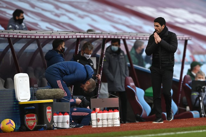 BIRMINGHAM, ENGLAND - FEBRUARY 06: Mikel Arteta, Manager of Arsenal reacts during the Premier League match between Aston Villa and Arsenal at Villa Park on February 06, 2021 in Birmingham, England. Sporting stadiums around the UK remain under strict restrictions due to the Coronavirus Pandemic as Government social distancing laws prohibit fans inside venues resulting in games being played behind closed doors. (Photo by Shaun Botterill/Getty Images)