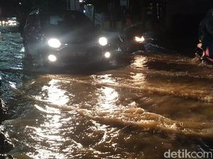 Jalur Pantura Kota Pekalongan Malam Ini Juga Terendam Banjir