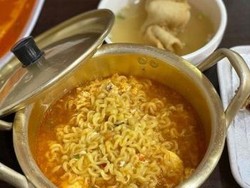 Ajakan Makan Ramyeon Bisa Jadi Kode Ajakan Bercinta