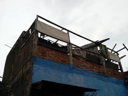 Puting Beliung Rusak Puluhan Rumah di Kelurahan Sumur Batu Bekasi