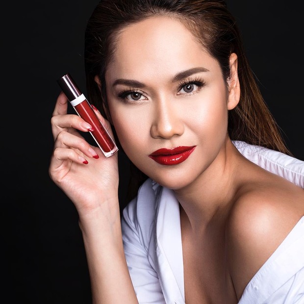 Source: instagram.com/esqacosmetic esqa X BCL