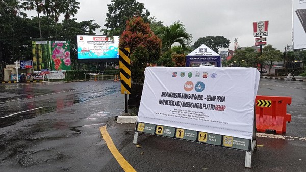 Tak ada penjaaan di check point ganjil genap akhir pekan di Tugu Kujang, Kota Bogor