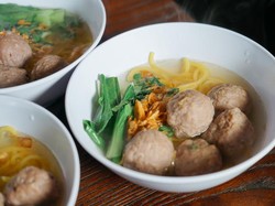5 Tipe Kepribadian Berdasarkan Cara Makan Bakso, Kamu yang Mana?