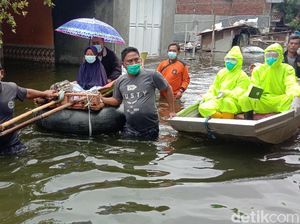 Kondisi Terkini Banjir Hitam-Berbau Busuk di Kudus Setelah Sepekan Kondisi Terkini Banjir Hitam-Berbau Busuk di Kudus Setelah Sepekan