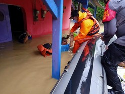 Banjir Rendam Haurgeulis-Terisi Indramayu, Ketinggian Air hingga 2 Meter