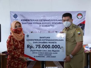 Dharma Wanita Kemnaker Sumbang Rp 75 Juta ke Korban Longsor Sumedang