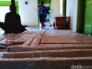 Ngelu Perajin Tahu-Tempe Klaten: Harga Kedelai Belum Turun-Minyak Goreng Naik
