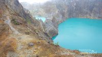 1 Gunung 3 Kawah, Ini di Indonesia