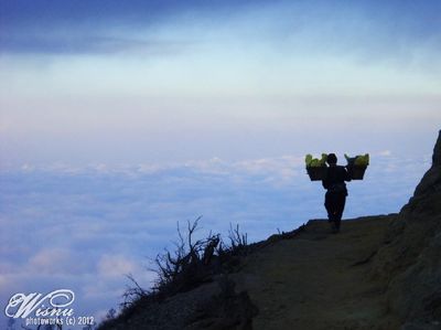 2 Gunung Paling Menawan di Jawa Timur