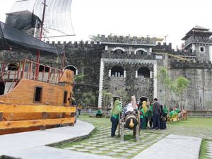 Ada Dunia yang Hilang di Kaki Gunung Merapi