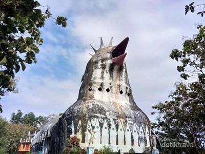 Ada Musala di Gereja Ayam