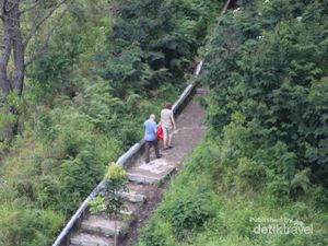 Air Terjun Berbentuk Pisau di Sumatera Utara