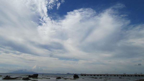 Akhir Pekan di Anyer, Jangan Lewatkan Sunset Kerennya!