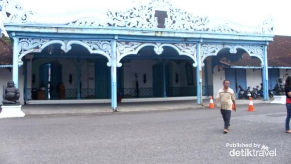 Akhir Pekan, Narsis di Keraton Surakarta