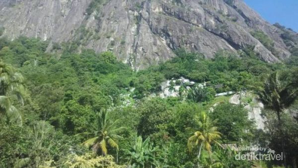 Akhir Pekan, Saatnya Taklukkan Via Ferrata Gunung Parang