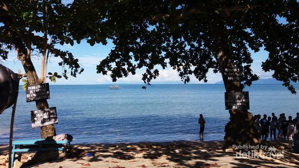 Akhir Pekan Santai di Pantai Lambesu Sulawesi Tenggara