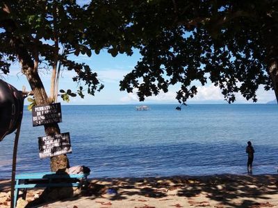 Akhir Pekan Santai di Pantai Lambesu Sulawesi Tenggara