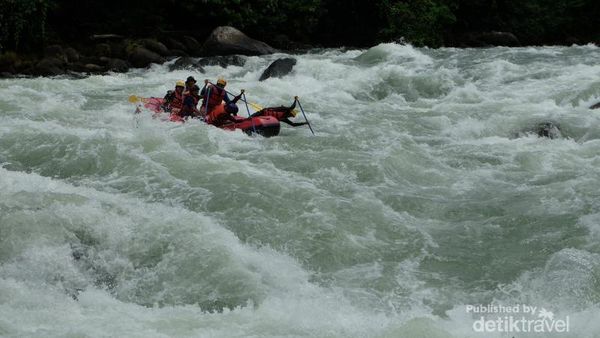 Arung Jeram Seru di Sumatera Utara