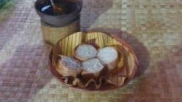 Awali Akhir Pekan Dengan Nikmatnya Kopi Kawa Daun & Lamang