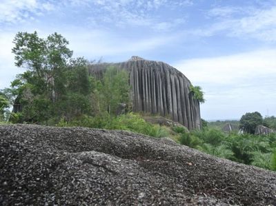 Bangka Punya Batu Berbentuk Belimbing