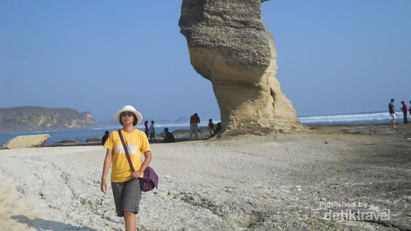 Batu Payung Nan Unik di Lombok