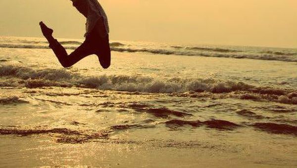 Bebas Ekspresikan Diri di Pantai