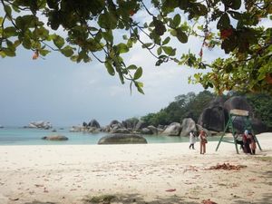Belitung, Tempat Liburan yang Terjangkau