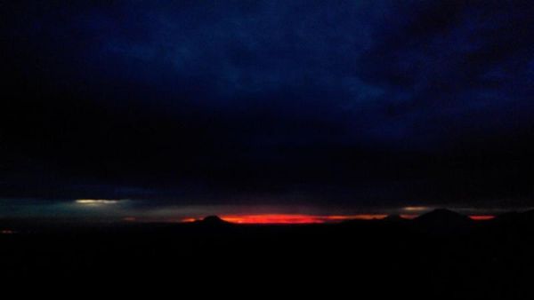 Berburu Golden Sunrise di Bukit Sikunir