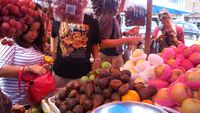 Berburu Kain Ulos Hingga Buah-buahan Segar di Pasar Balige