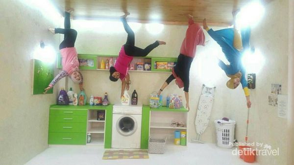 Berpose Terbalik di Upside Down World Bali
