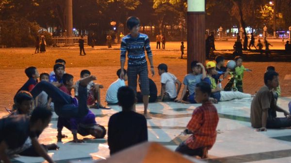 Berselimut Debu di Atas Bromo