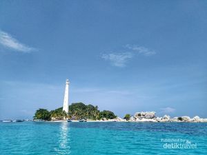 Betapa Biru Laut dari Pejuang Laskar Pelangi Ini