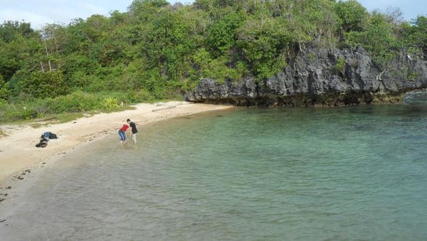 Bukan Cuma Semen, Gresik Punya Pantai Super Cantik