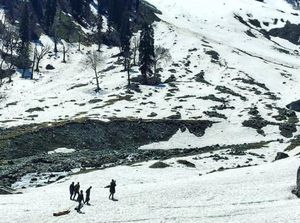 Bukan di Eropa, Pegunungan Salju Cantik Ini Ada di India