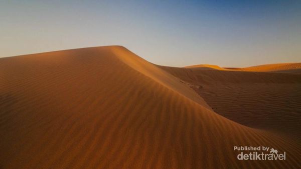 Bukan di Mesir, Ini Gundukan Pasir Pantai Kupang